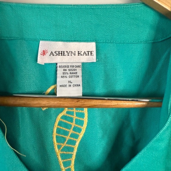 90s Vintage Teal Fish & Seahorse Shirt | Beaded Seaweed | Ashlyn Kate XL - Picture 3 of 5